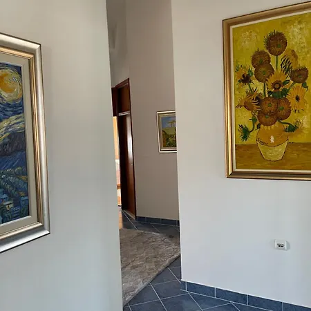Sun And Moon Apartman Kastela