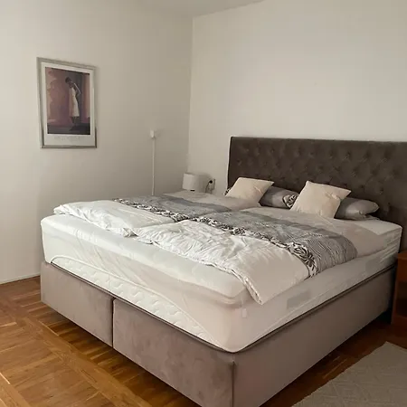 Sun And Moon Apartman Kastela